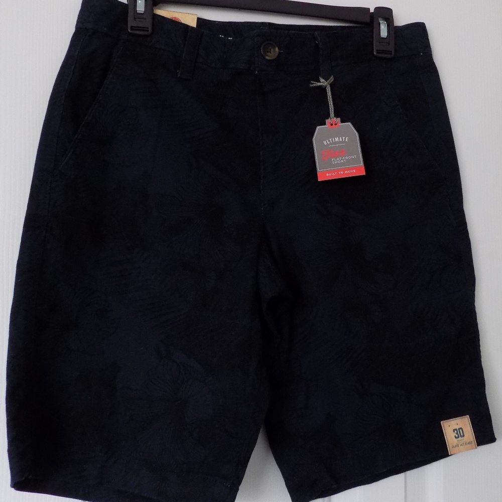 URBAN PIPELINE Flat Front BLUE FLORAL Shorts - 30